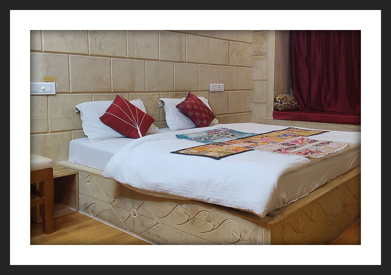 standard-room-hotel-jaswant-plaace-jaisalmer